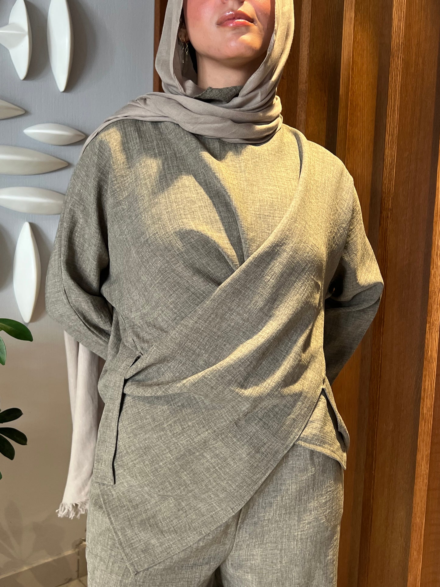 Criss cross blouse in olive