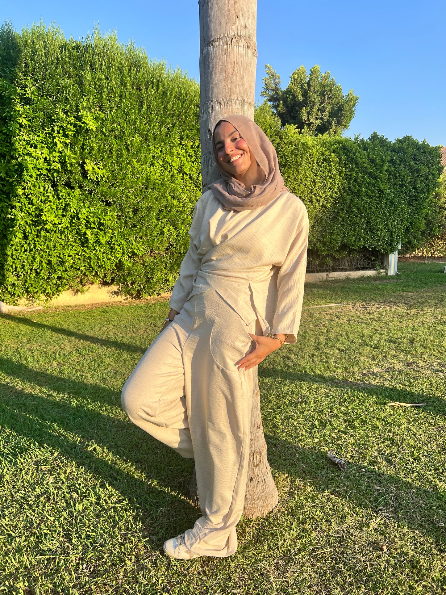 Linen pants in beige
