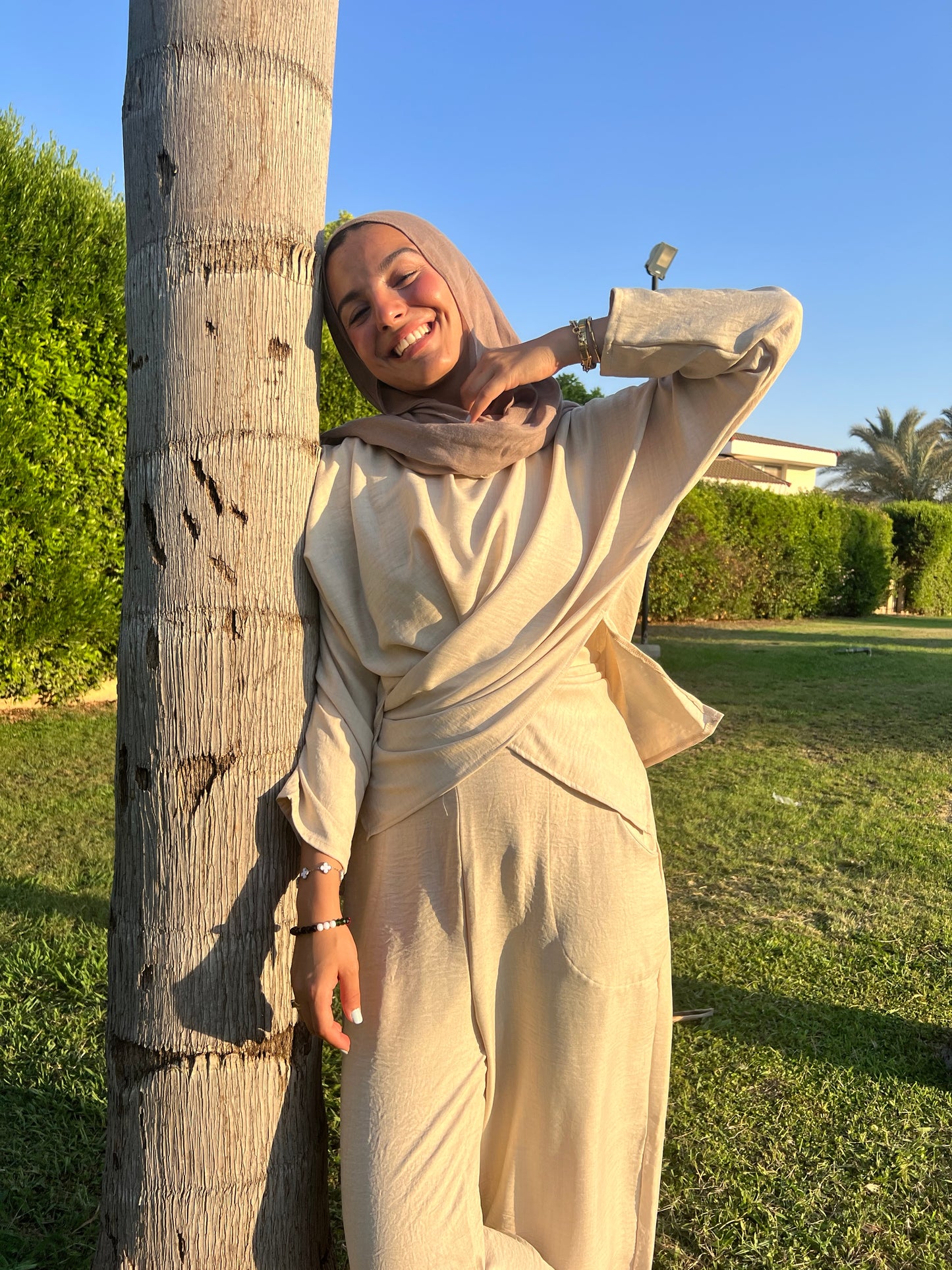 Criss cross blouse in beige