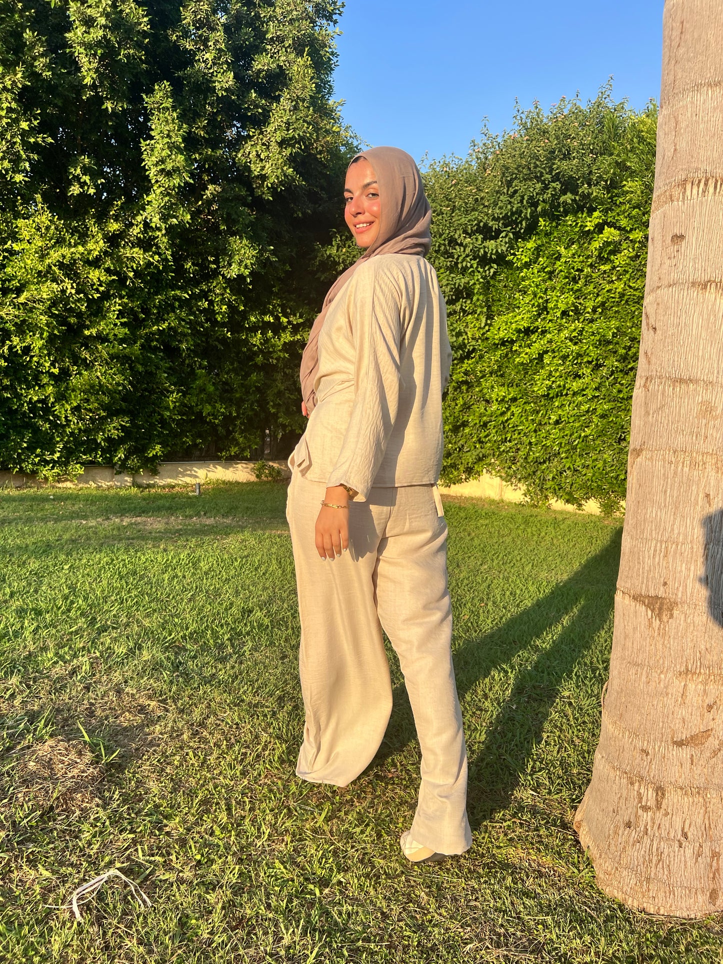 Linen pants in beige