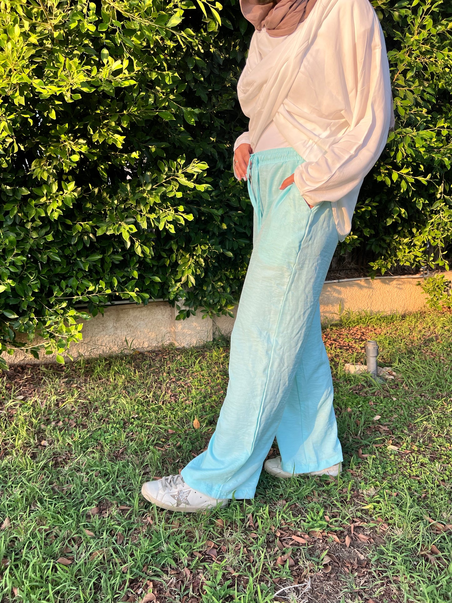 Linen pants in aquamarine