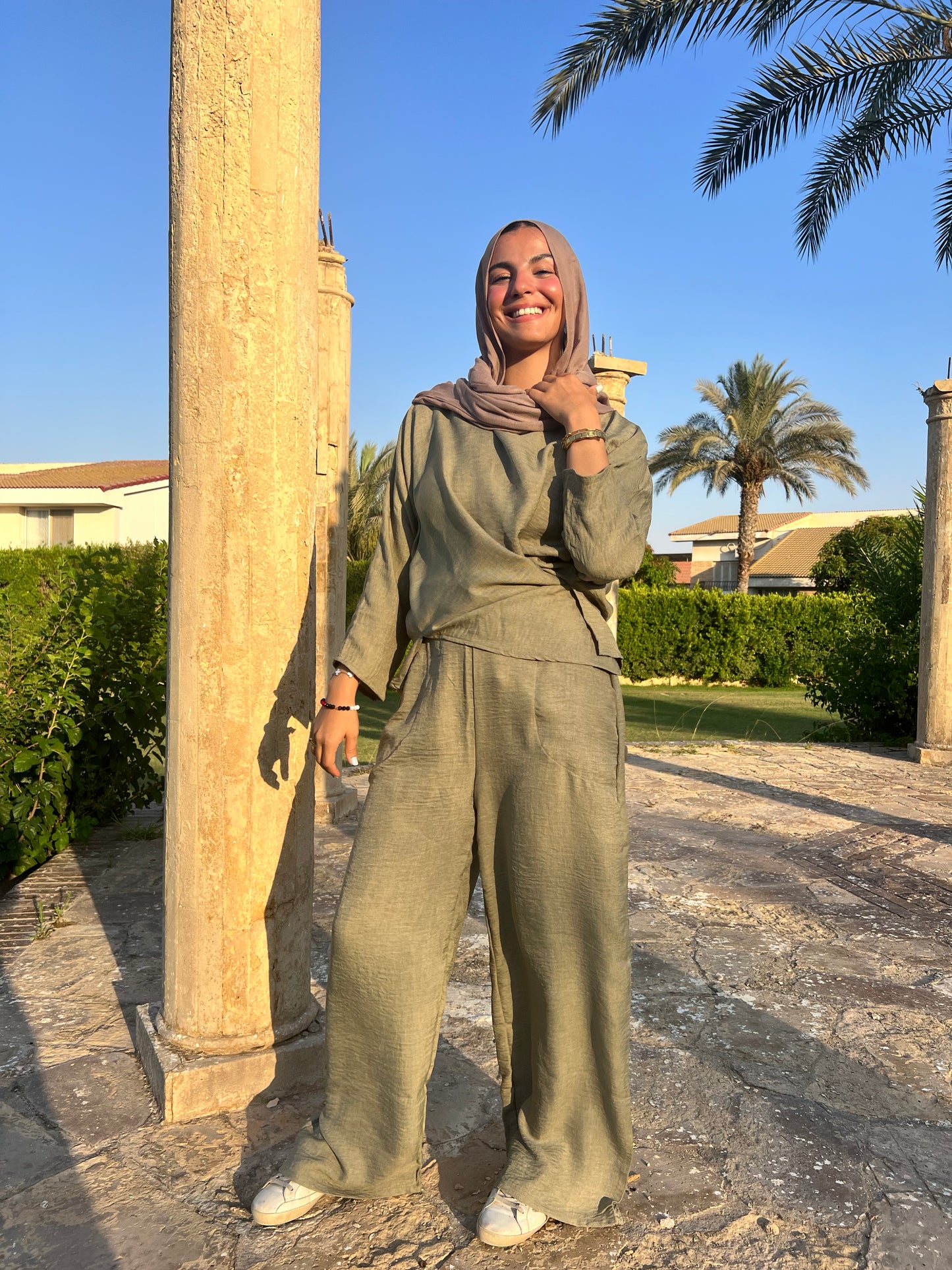 Criss cross blouse in olive
