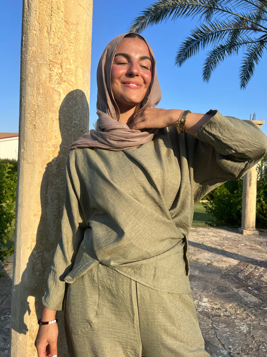 Criss cross blouse in olive