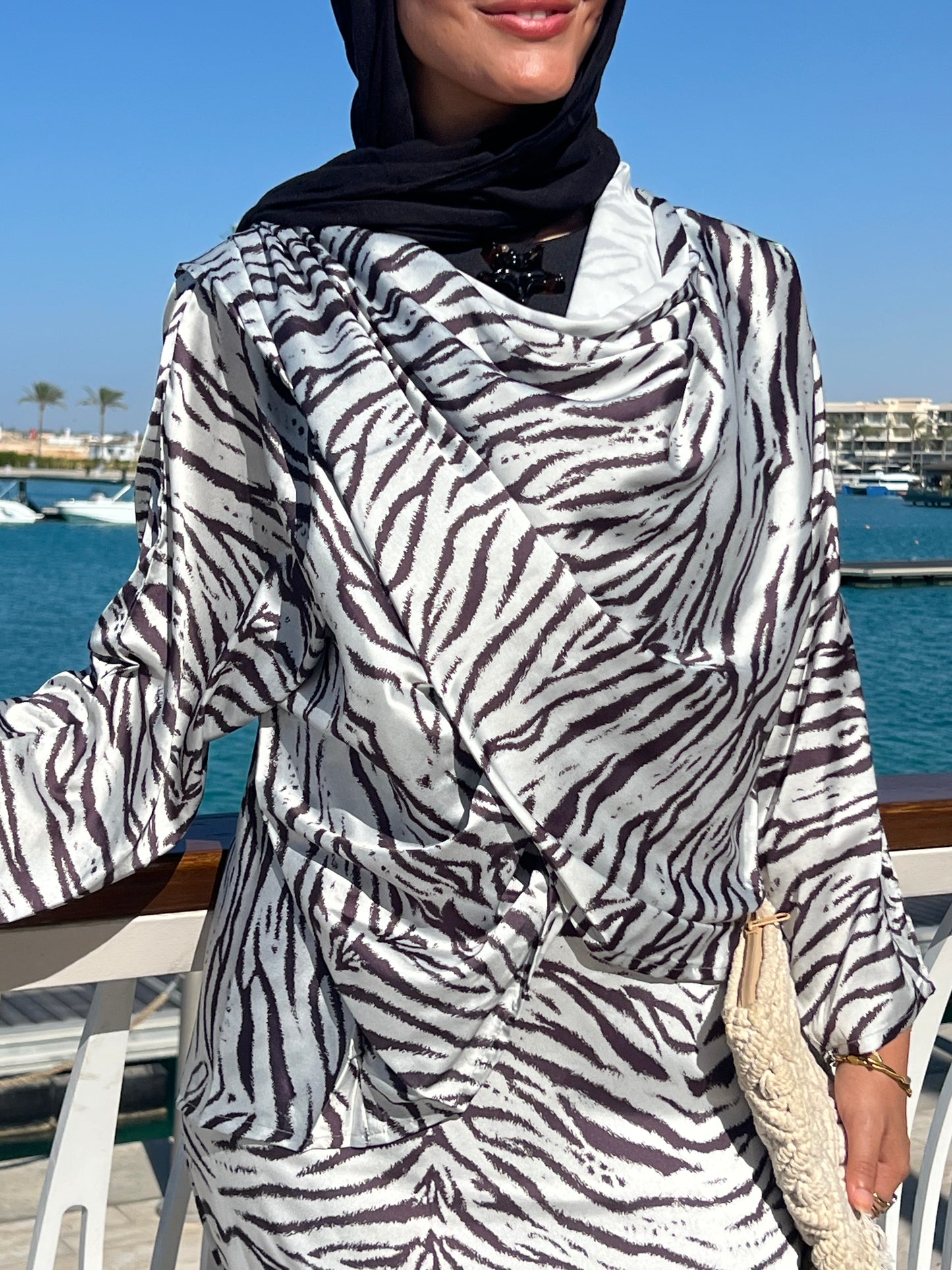 Savanna twist top