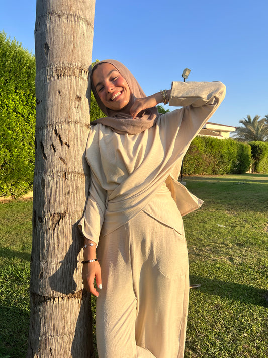 Criss cross blouse in beige