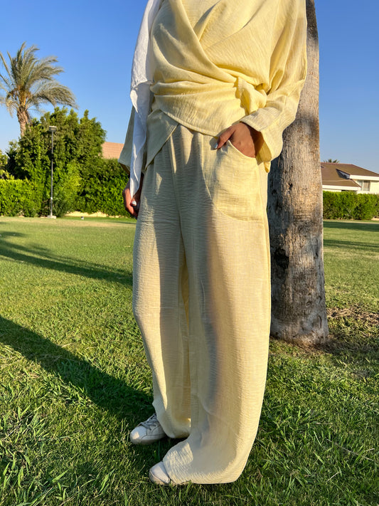 Linen pants in pastel yellow