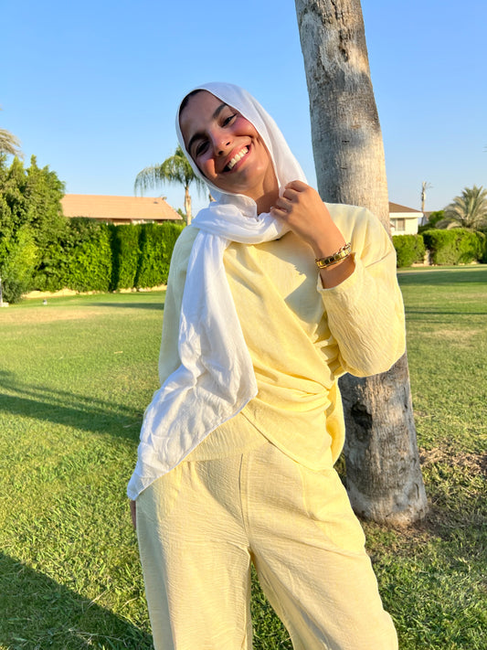 Criss Cross blouse in pastel yellow