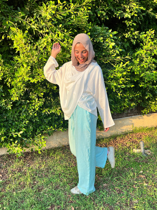 Linen pants in aquamarine