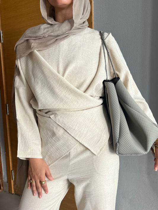 Criss cross blouse in beige