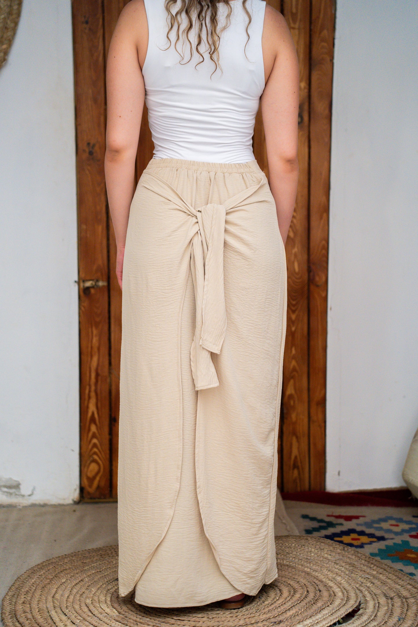 Wrap skirt in beige