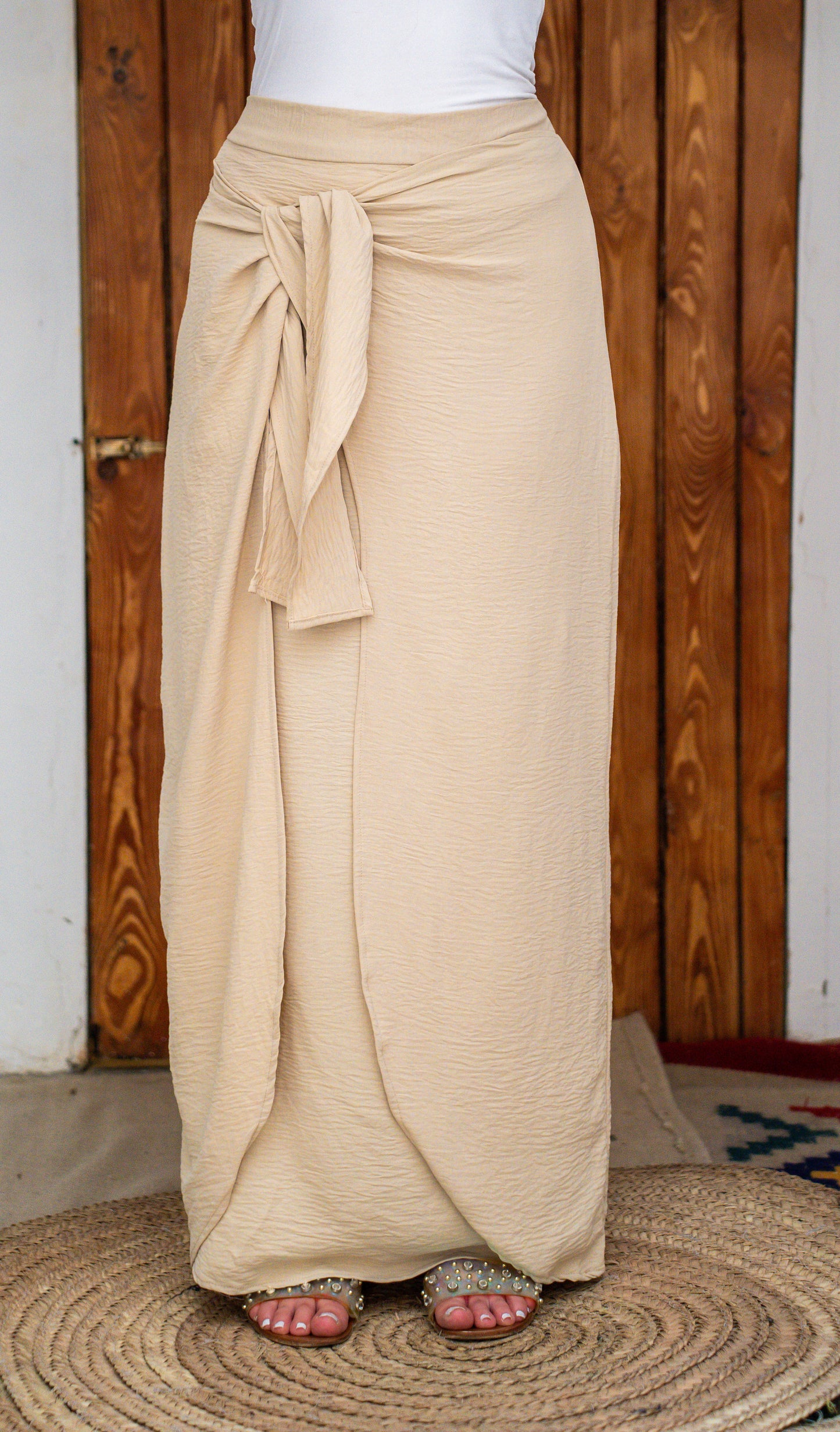 Wrap skirt in beige