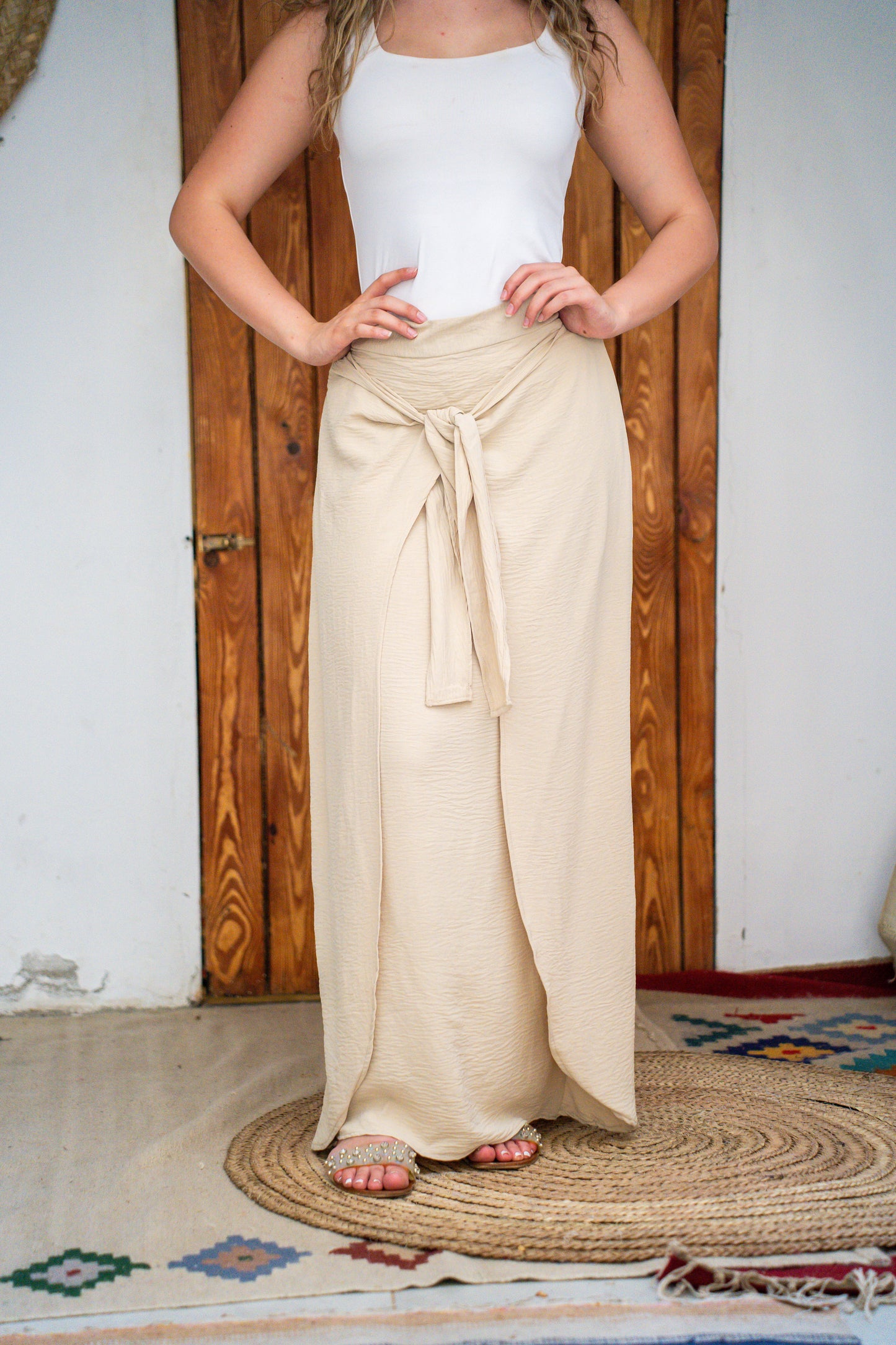 Wrap skirt in beige