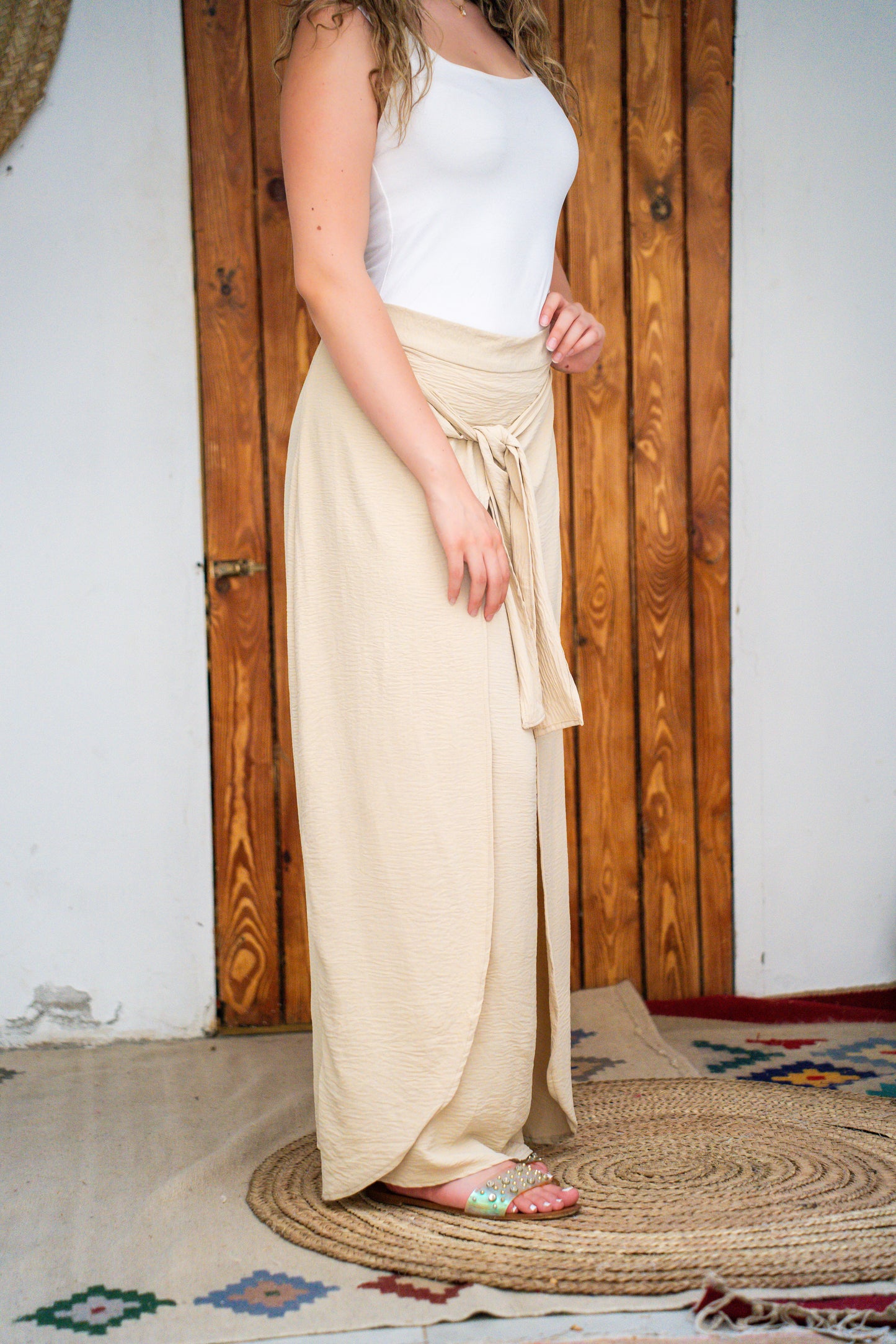 Wrap skirt in beige