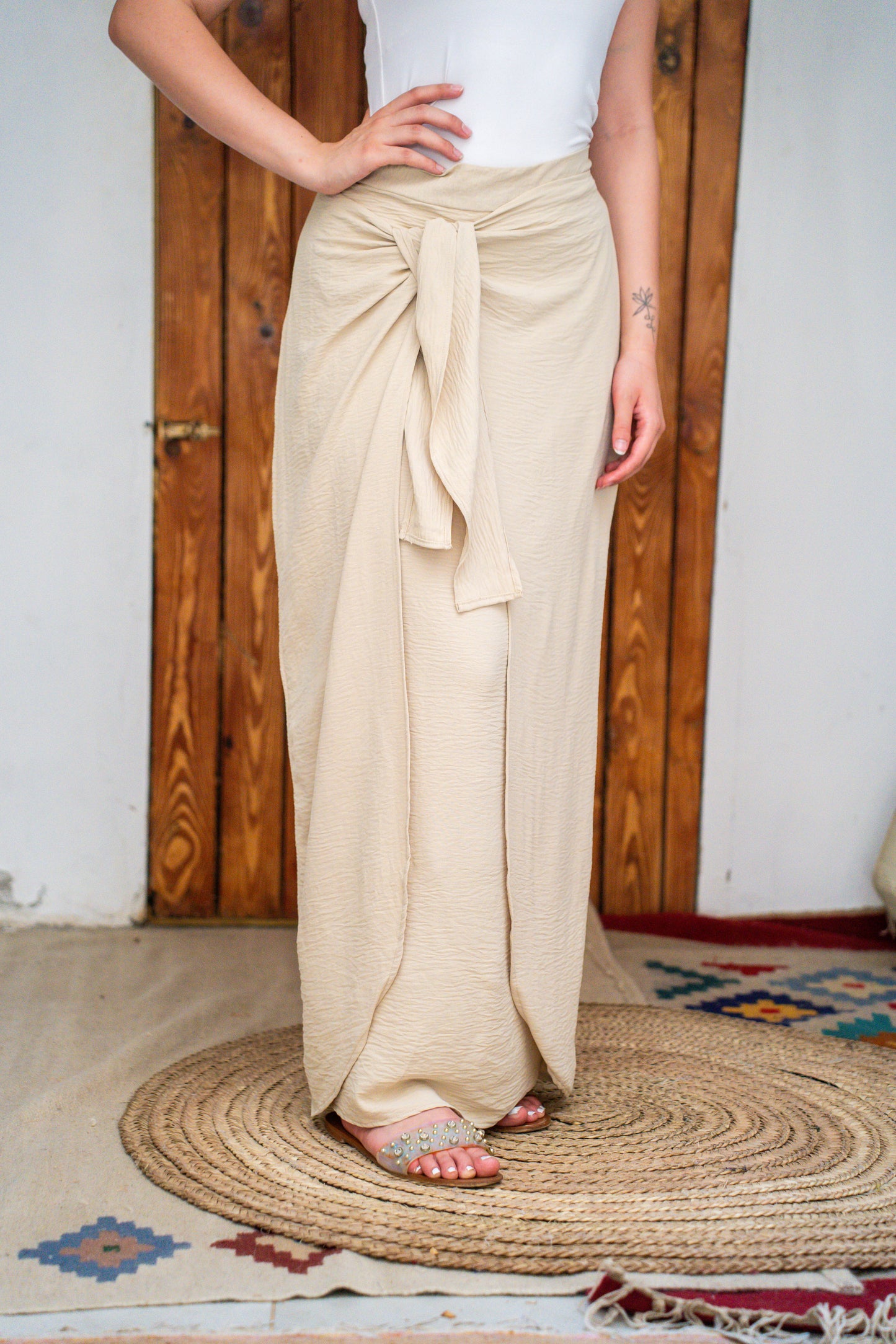 Wrap skirt in beige